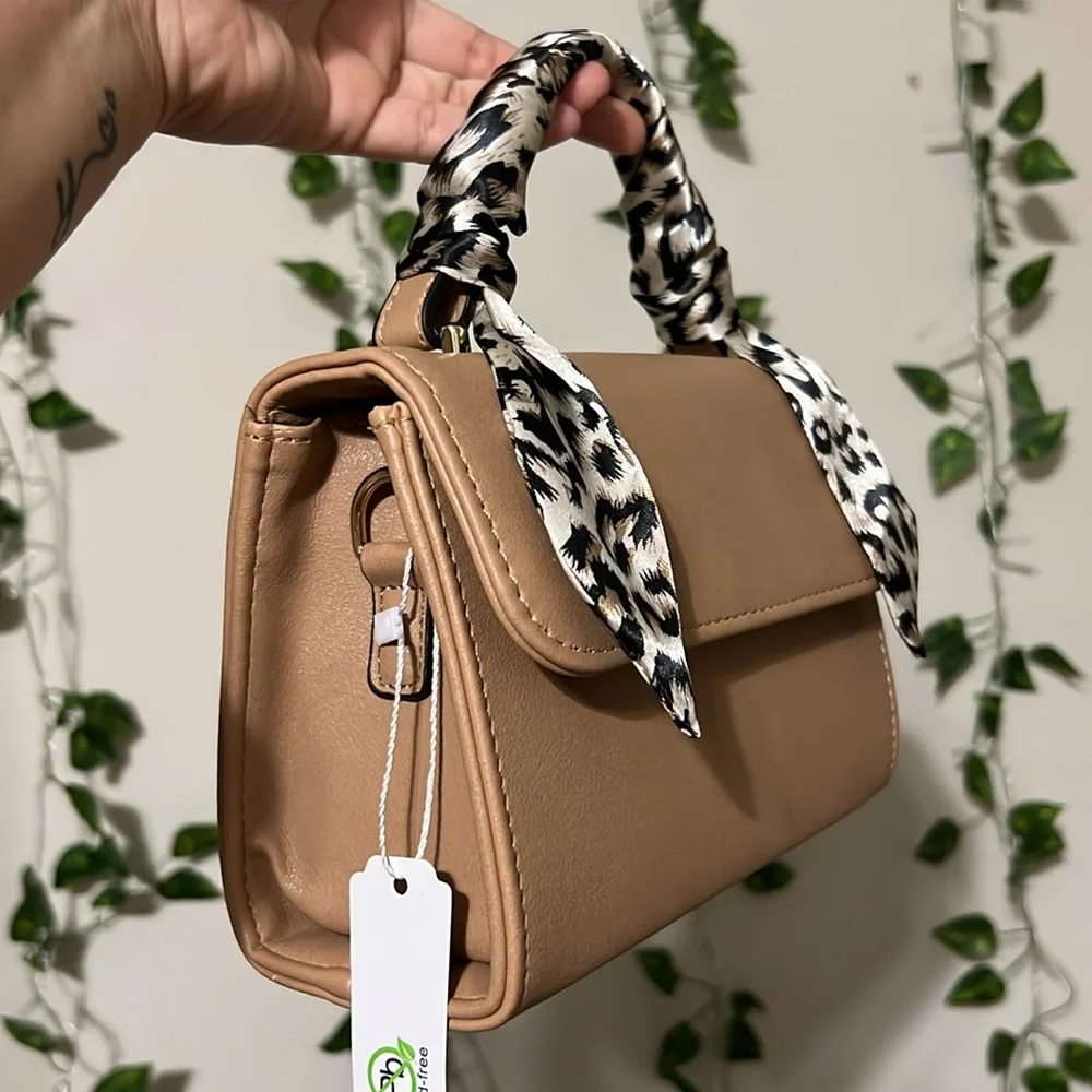Mini Crossbody 🌺 - Picture 5 of 6